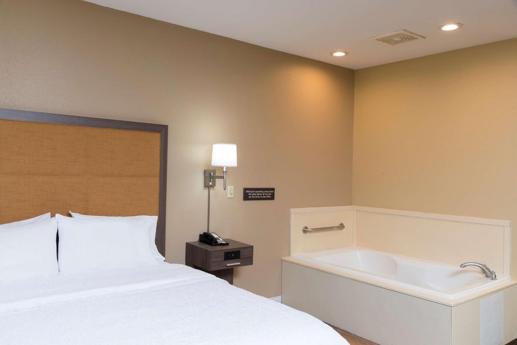 Hampton Inn & Suites Mansfield South @ I 71 Buitenkant foto